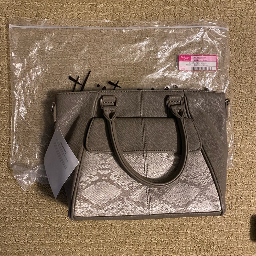Brand New Thirty One Mini Diamond District Handbag